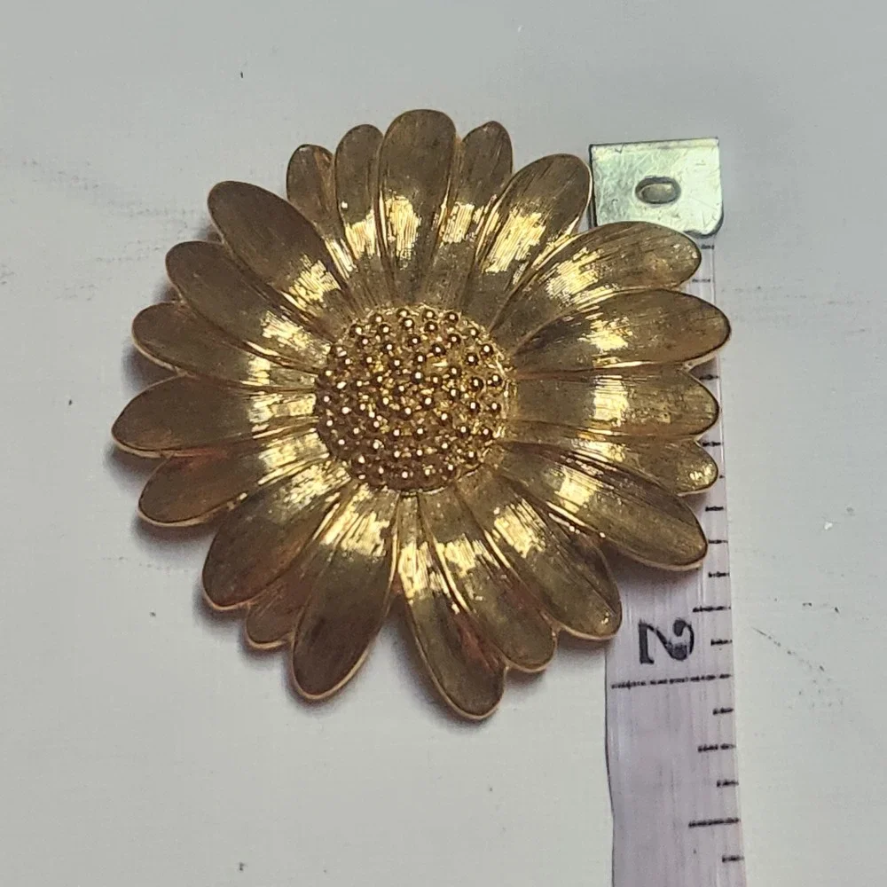Monet vintage gold